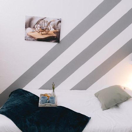 Piso Compartido Delyrent, Renfe Hotel เฮน ภายนอก รูปภาพ