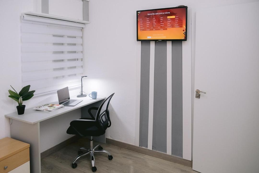 Piso Compartido Delyrent, Renfe Hotel เฮน ภายนอก รูปภาพ