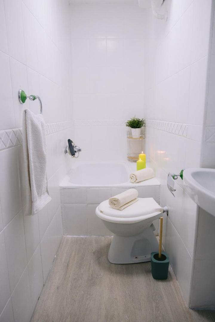 Piso Compartido Delyrent, Renfe Hotel เฮน ภายนอก รูปภาพ