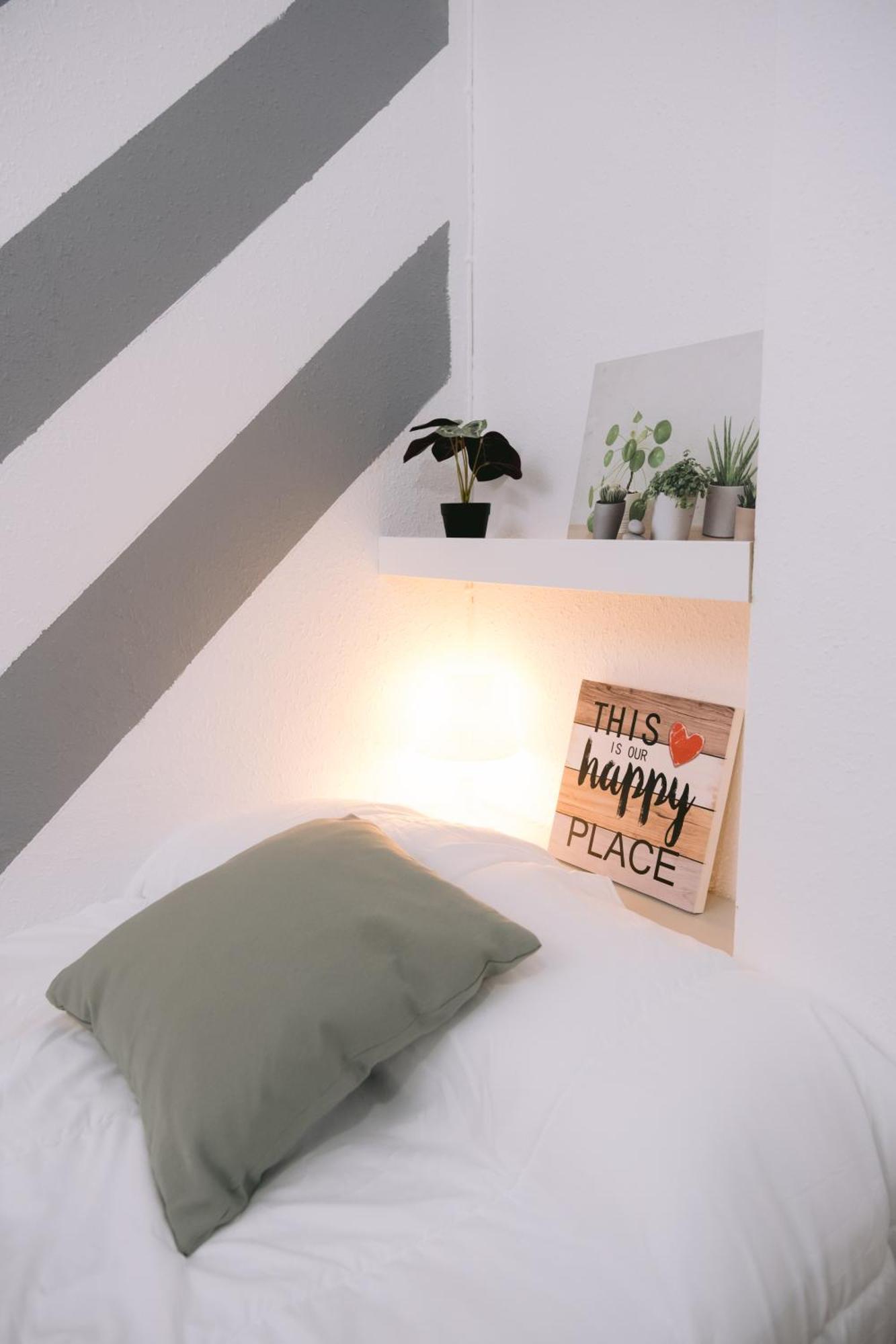Piso Compartido Delyrent, Renfe Hotel เฮน ภายนอก รูปภาพ