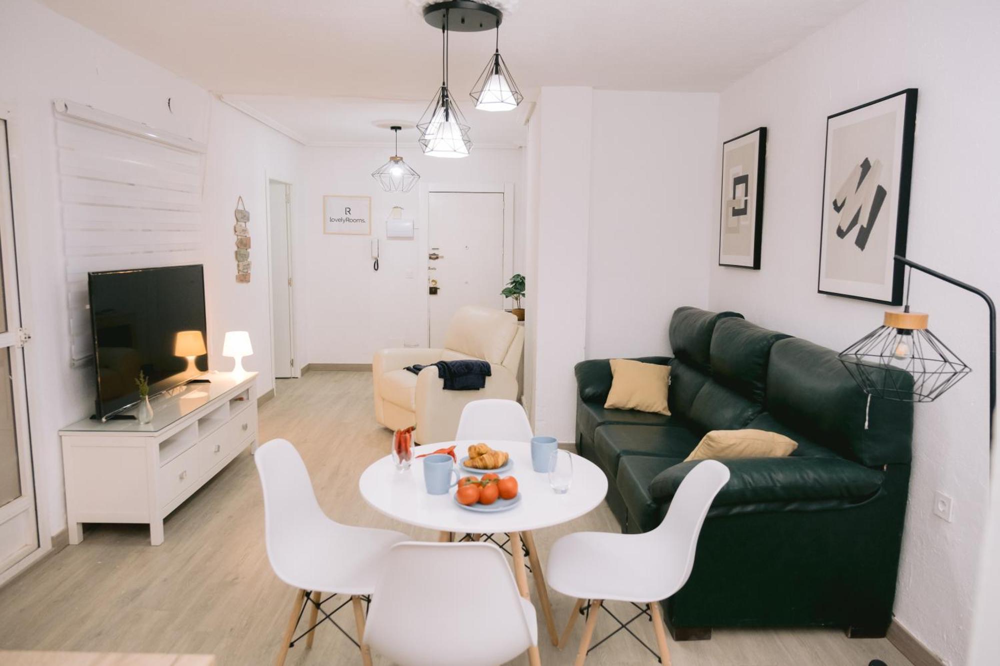 Piso Compartido Delyrent, Renfe Hotel เฮน ภายนอก รูปภาพ