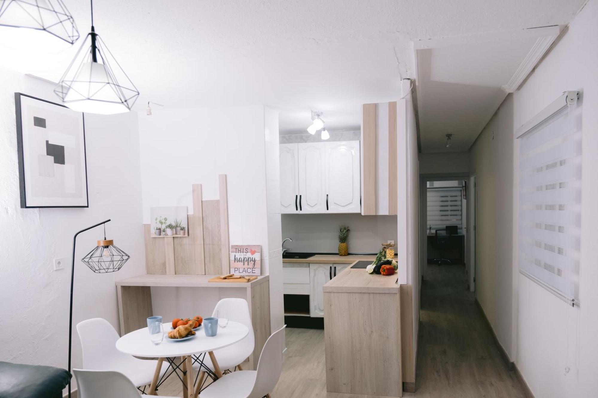 Piso Compartido Delyrent, Renfe Hotel เฮน ภายนอก รูปภาพ
