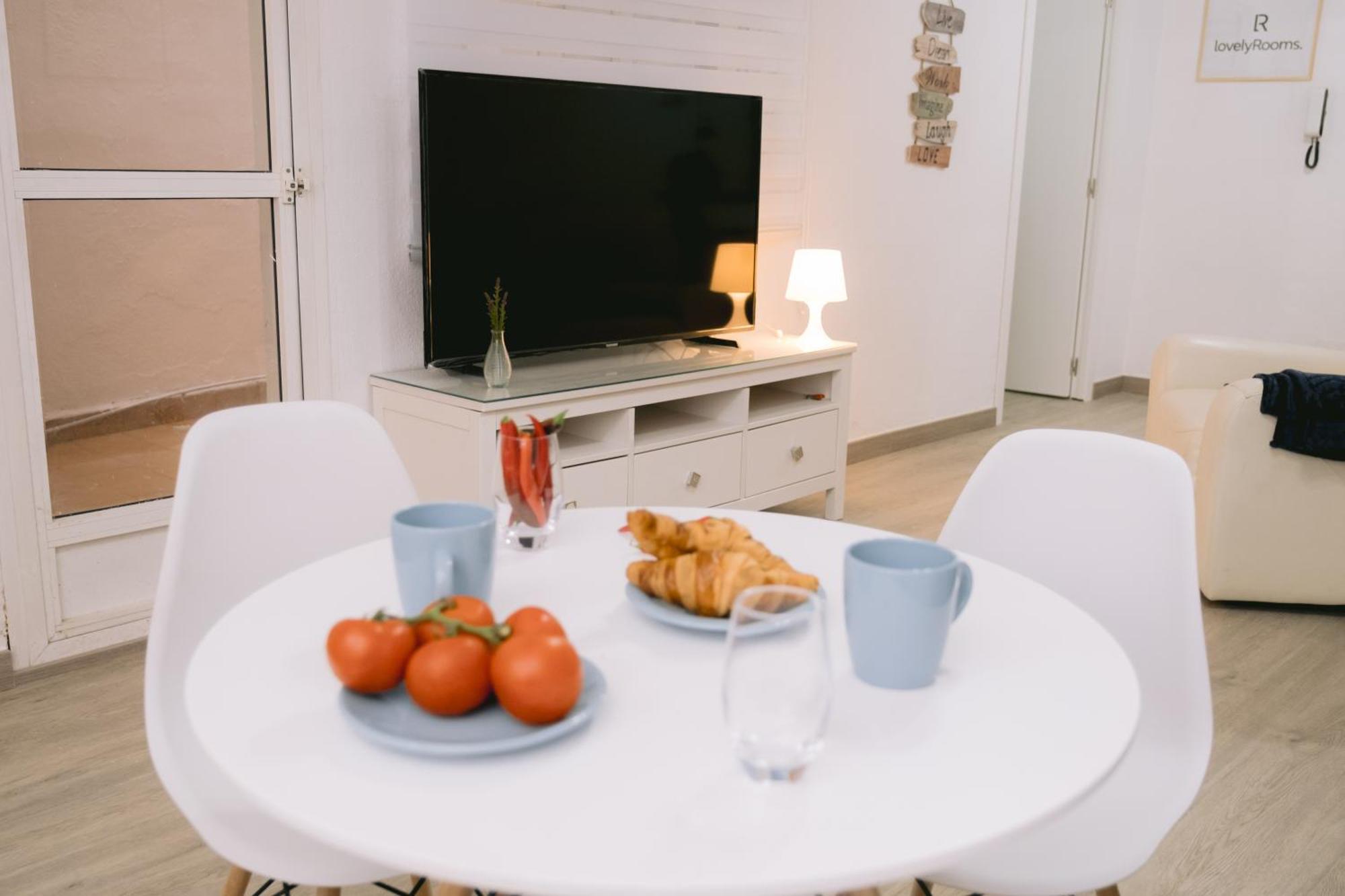 Piso Compartido Delyrent, Renfe Hotel เฮน ภายนอก รูปภาพ
