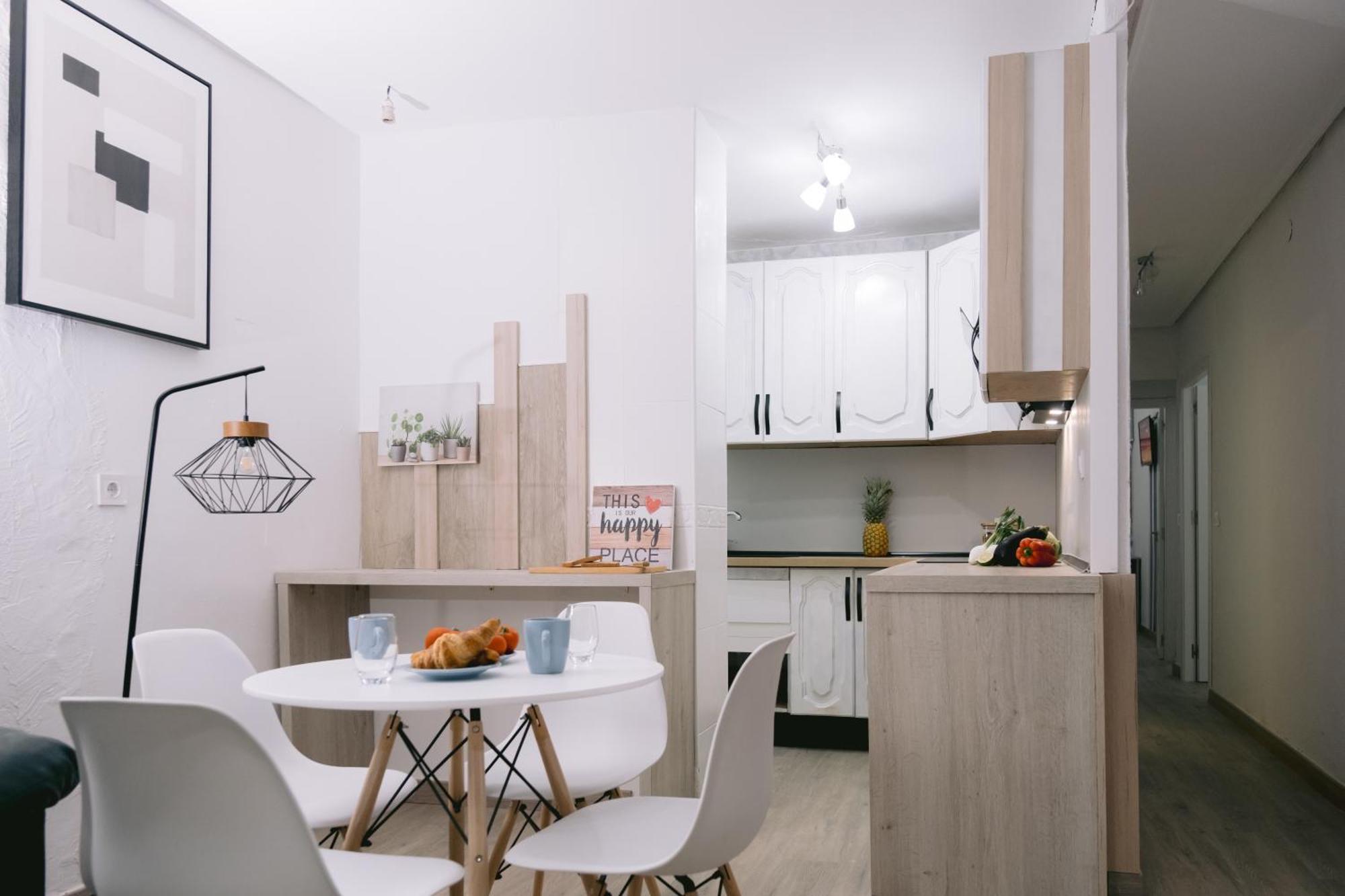 Piso Compartido Delyrent, Renfe Hotel เฮน ภายนอก รูปภาพ