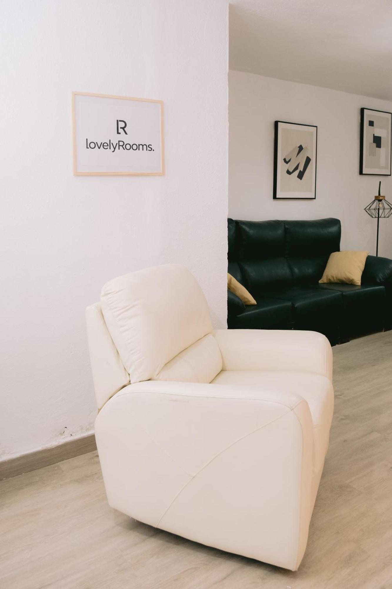 Piso Compartido Delyrent, Renfe Hotel เฮน ภายนอก รูปภาพ