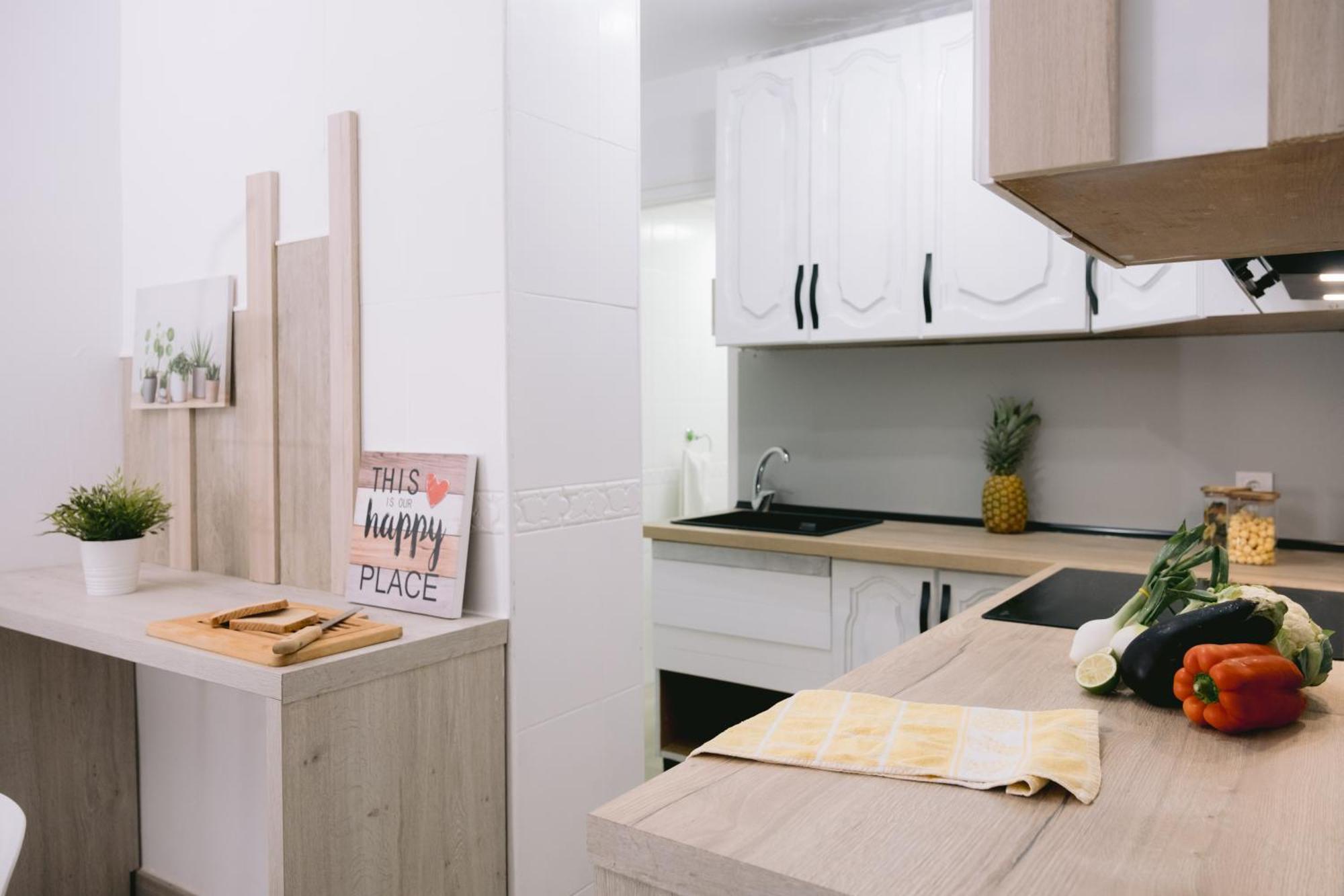 Piso Compartido Delyrent, Renfe Hotel เฮน ภายนอก รูปภาพ