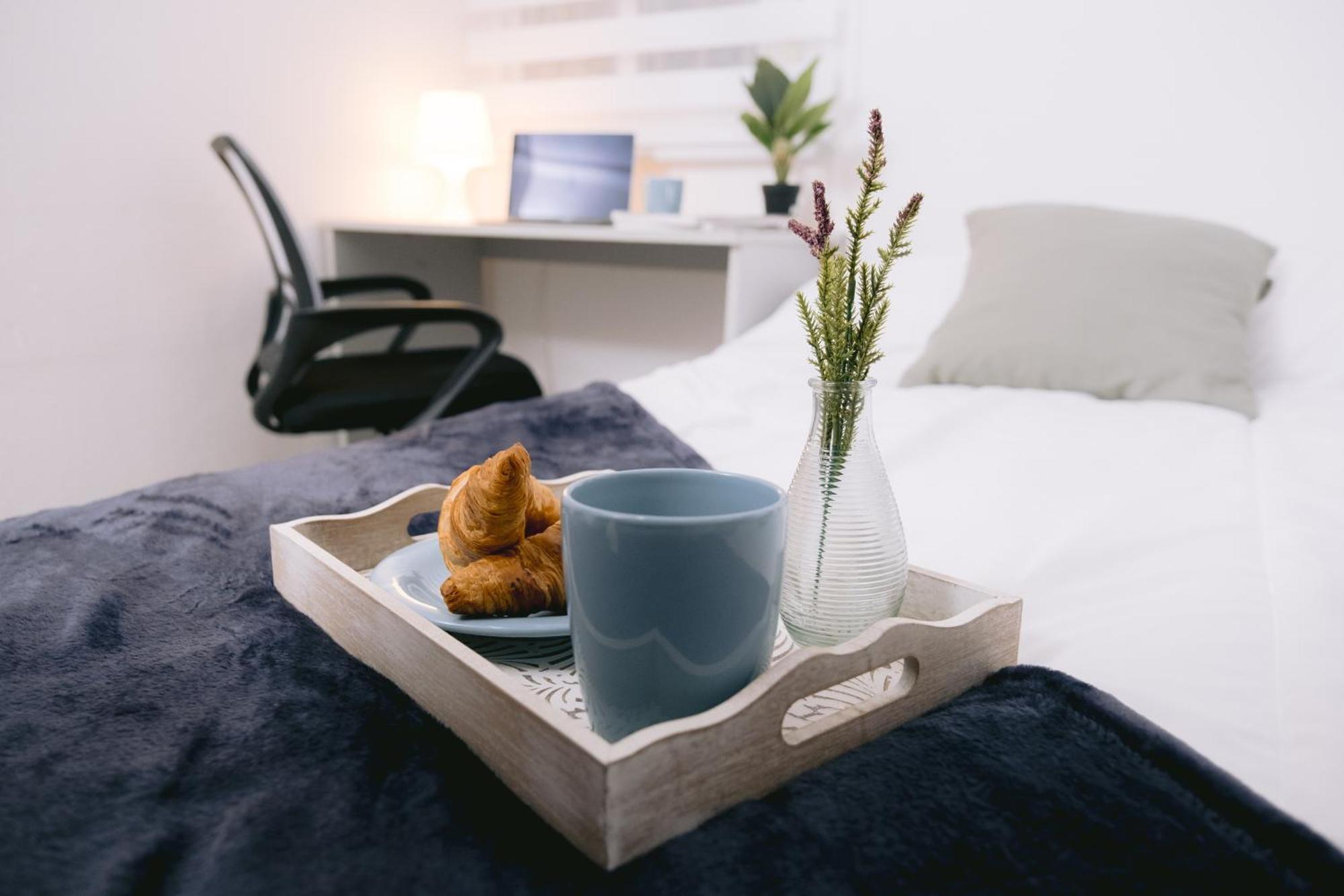 Piso Compartido Delyrent, Renfe Hotel เฮน ภายนอก รูปภาพ