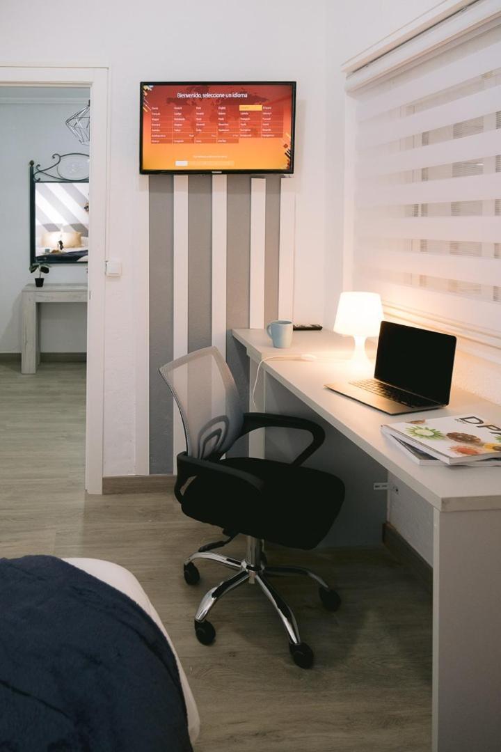 Piso Compartido Delyrent, Renfe Hotel เฮน ภายนอก รูปภาพ