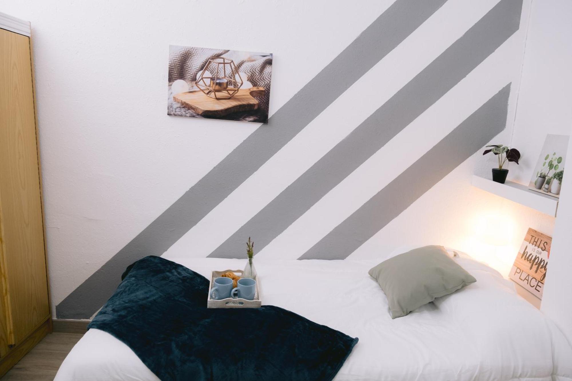 Piso Compartido Delyrent, Renfe Hotel เฮน ภายนอก รูปภาพ